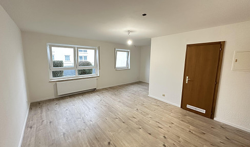 Freshly renovated, bright 1 room apartment !