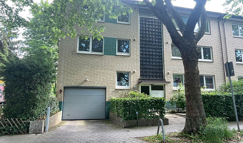 2-room condominium in Hamburg on the border to Eimsbüttel with underground parking space