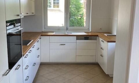 Attractive 4-room apartment with large balcony in a prime location in Eichwalde