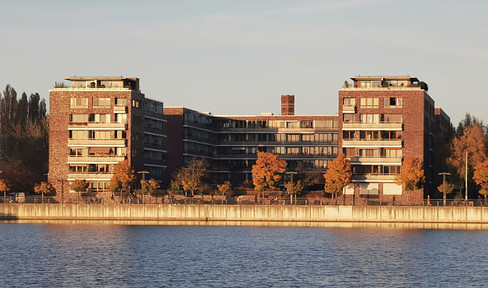 Möblierte Wohnung mit Loggia und Seeblick zunächst für 2 Jahre