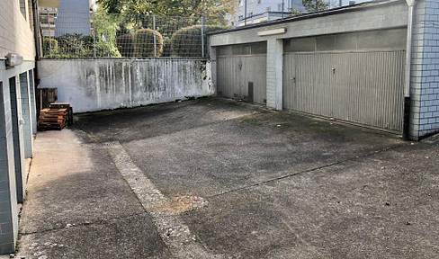 LARGE GARAGE IN THE INNER COURTYARD / VINGST-ORTSKERN