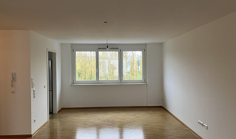 Gepflegte 3,5-Zimmer-Wohnung, frei, EBK, TG, Parkett, gute Lage