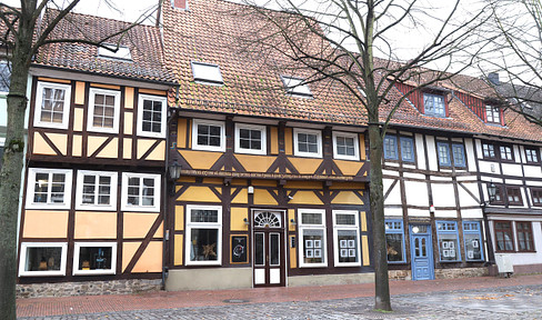 Commission-free: Core-renovated residential and commercial building in a central location in Rinteln