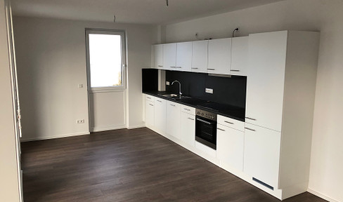 Helle 3 ZKB, Balkon, WC, Keller, 95qm, Einbauküche