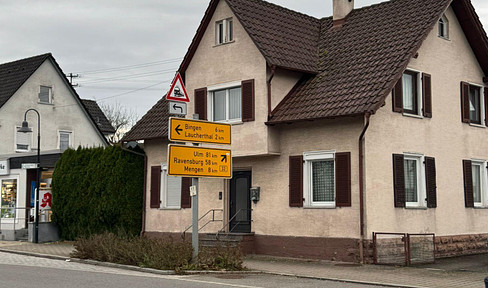 Großes Haus mit Garten / Garage im Ortskern zu Vermieten teilmöbiliert.