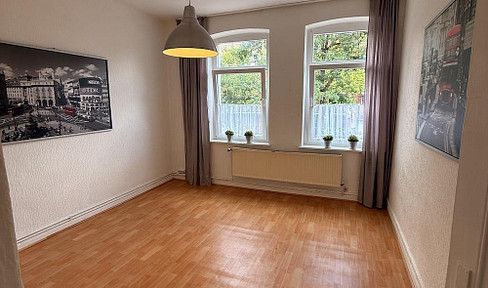 Apartment in a historic building in Hannover-Herrenhausen, 2 (3) rooms, kitchen, bathroom, hallway, cellar - Energy efficiency rating: 15.