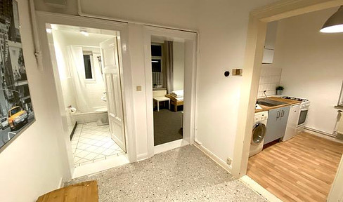 Stylish apartment in old building in Hanover - 2 rooms, kitchen, bathroom, hallway, cellar room