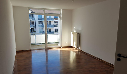 Centrally located apartment with 2 balconies