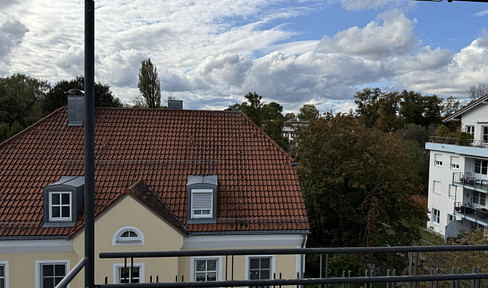 Ruhige, sanierte 3-Zimmer-DG-Wohnung mit EBK in Erding