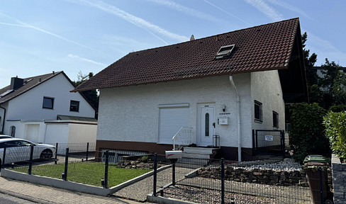 Detached single-family home with beautiful plot in Maintal