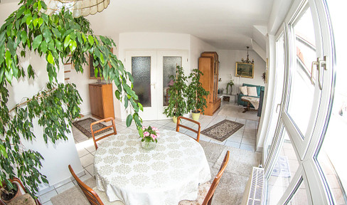 FREE OF PROVISION - Luxurious 3-room apartment near Hersbruck, 2 balconies, EBK, fireplace, panorama, carport