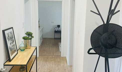 FREE OF PROVISION - Renovated & ready to move into 3-room apartment for sale