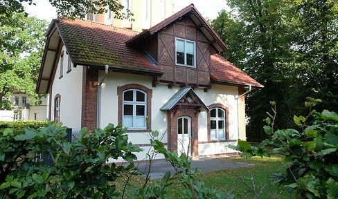 From private owner: Jewel in a park in HH-Langenhorn