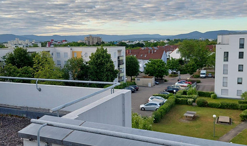 Exclusive 3-room penthouse apartment with 36 m² roof terrace and two parking spaces