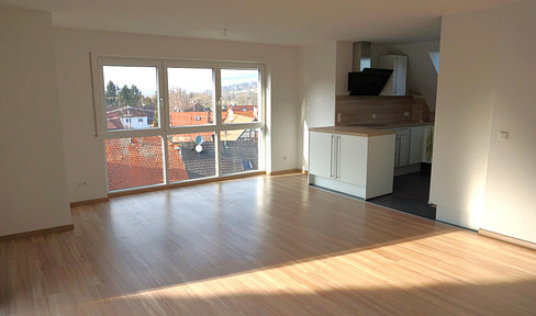 *Modern, fast neu und einzugsbereit* helle 6-Zimmer-Maisonette-Wohnung in Sersheim