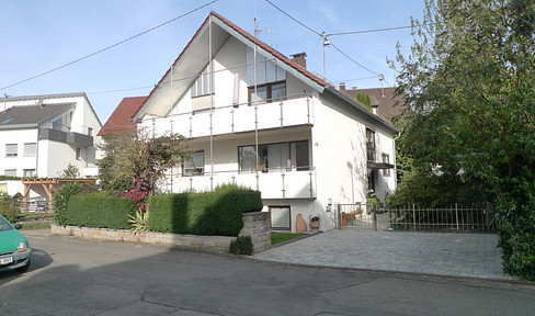 Grosszügiges Haus mit 2 bis 3 Wohneinheiten und idyllischem Garten in Stuttgart Möhringen