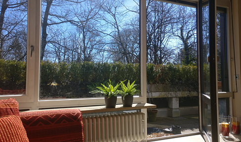 Exclusive, bright 3-room apartment with large terrace in Munich-Harlaching. Free of commission.