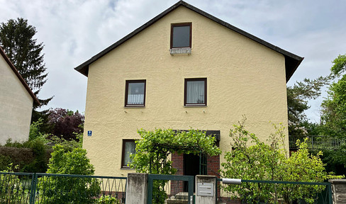 Spacious 15-room house in Munich Freimann Kieferngartensiedlung