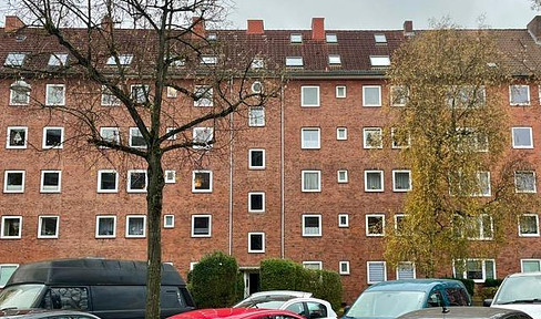 Apartment approx. 70 sqm, EBK, full bath, bright, centrally located / at the municipal hospital Kiel, from private owner