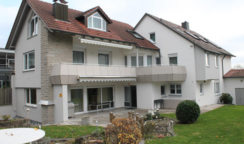 Well-maintained apartment building with 4 units and a large garden, located in a prime residential area of CR.