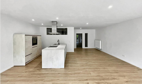 Available from December: Newly renovated 3-room apartment in Lengfeld, Würzburg. This is the first time the apartment is being rented out after the renovations.