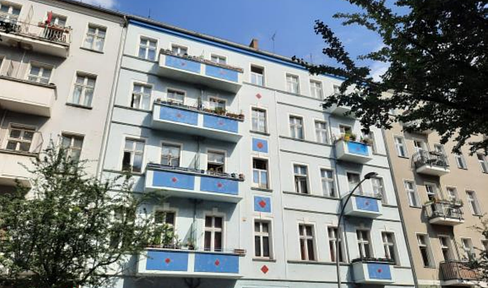 Well-kept 2-room apartment with balcony in a central location in Friedrichshain