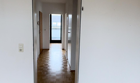 Frisch sanierte 2-Zimmer-Wohnung mit 2 Balkonen, EBK & TG Stellplatz in Langenfeld