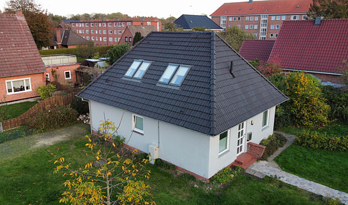 Dein Traumhaus in Brunsbüttel, Erbpacht bis 2095, vieles neu