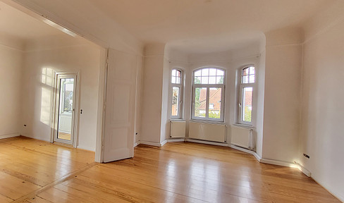 Art nouveau villa floor, prime location Ostviertel: 6 rooms, 1 loggia, 1 conservatory, HFW 1st floor