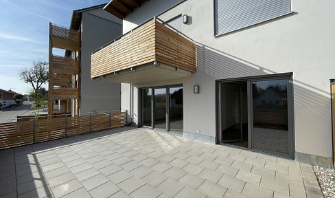 Helle 3 Zimmer Wohnung mit großer Terrasse und eigenem Garten