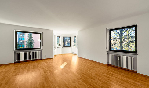 Bogenhausen 3 or 4th room apartment approx. 107 sqm barrier-free from owner