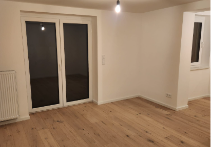 1 room in shared apartment for 3 people, very large with terrace, completely renovated and modern