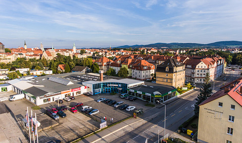 Gewerbefläche in TOP Lage direkt an der A4/B96 Handel/Produktion/Lager teilbar!