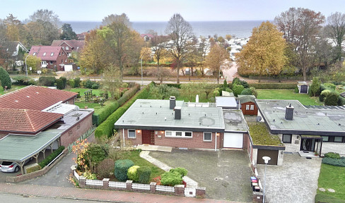 Walking distance to the beach - detached house with plenty of space and a large garden