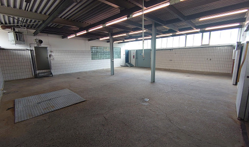 305 sqm storage space with very good transport connections in Wildeshausen