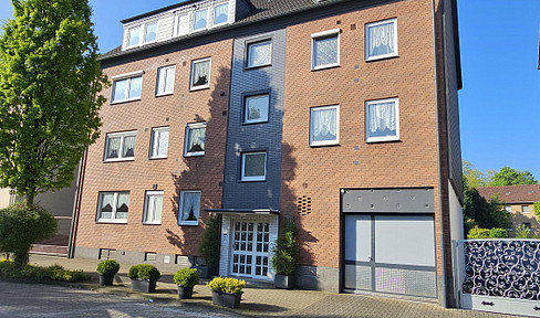 Well-maintained apartment building as a multi-generation home or for renting out