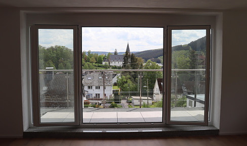 Netphen-Ortsmitte moderne komfortable kernsanierte DG Wohnung in zentraler ruhiger Lage mit Terrasse