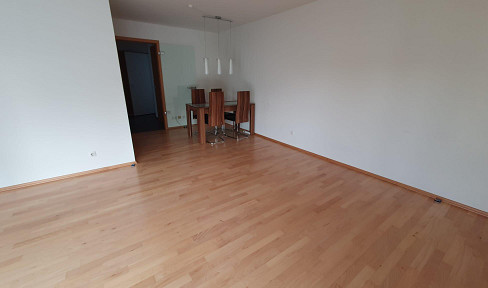 For sale attractive 2-room apartment, Düsseldorf Lörick, with large balcony, available from 31.10, from private owner