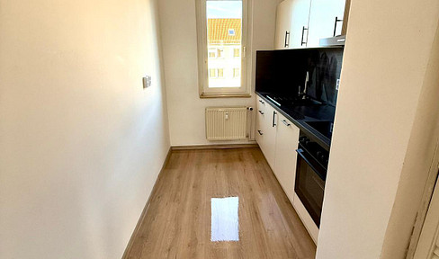 2-room with fitted kitchen (also for fitters)