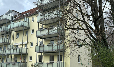 Familienfreundliche 4 Zimmer Eigentumswohnung in excelenter Lage Erbbaurecht