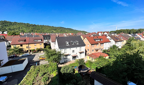 Kernsanierte Altbauwohnung mit modernem Designkonzept