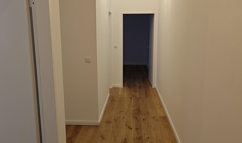 2 room apartment completely renovated with new fitted kitchen in the center of Kreuzberg Berlin