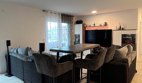 Modern 3-room apartment with fitted kitchen in a central city location