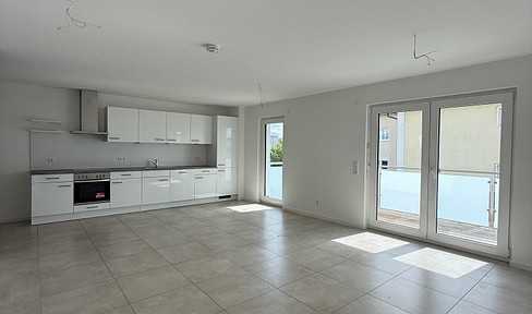 Modern 3-room apartment with fitted kitchen in a central city location
