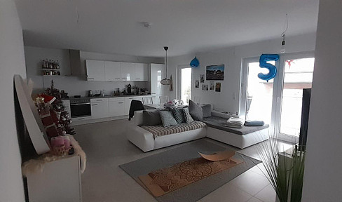 Modern 3-room apartment with fitted kitchen in a central city location