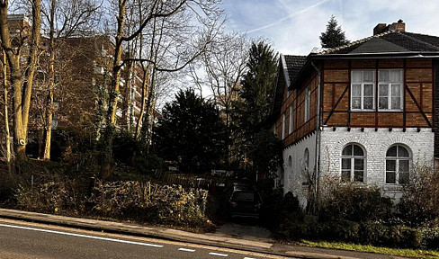 Half-timbered house with large plot in the heart of Laurensberg (near the university and university hospital)