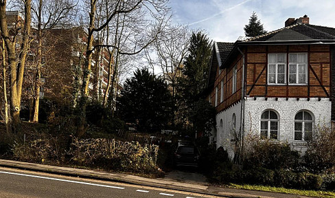 Half-timbered house with large plot in the heart of Laurensberg (near the university and university hospital)