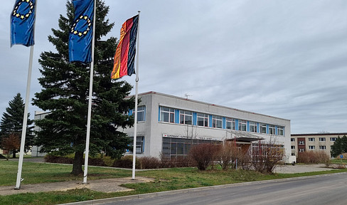 Veranstaltungsgebäude /Lagerhalle/ Saal+Bühne ehem. Kaserne Basepohl