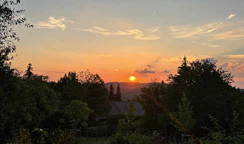 5-Zimmer Bungalow mit unverbaubarem Fernblick in Kelkheim-Eppenhain