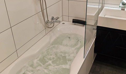 Experience a unique dream apartment with its own whirlpool in a prime location in Ludwigshafen South.